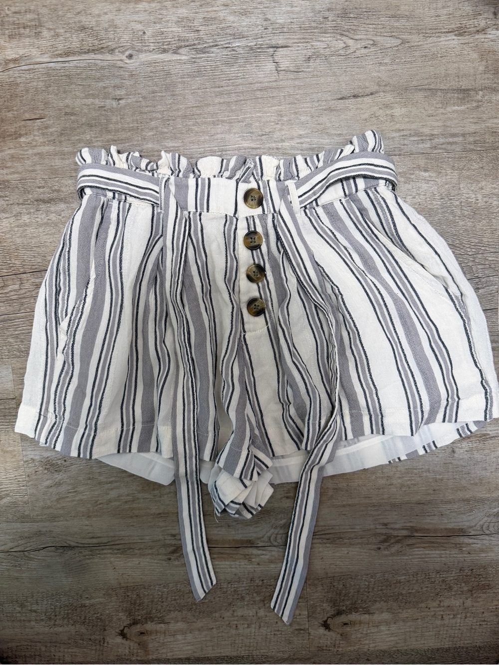 American Eagle Outfitters White & Gray Paperbag Striped Shorts Size XS